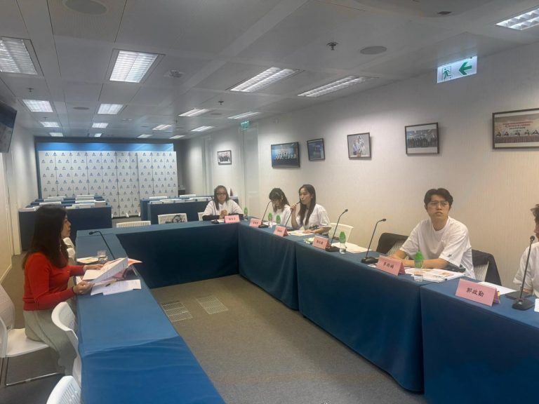 港雋動力青年協會拜會第十四屆港區全國人大代表黃冰芬 分享香港青年創業就業調研報告成果